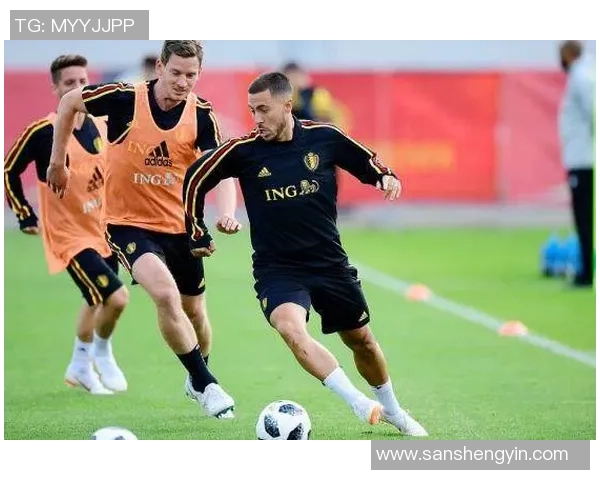 足球沾水现象解析与应对策略探讨如何提升比赛质量与观赏性